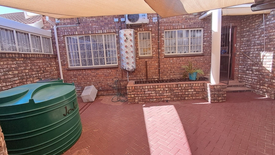 3 Bedroom Property for Sale in Uitsig Free State